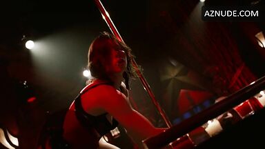 Jessica Biel making a hot strip tease