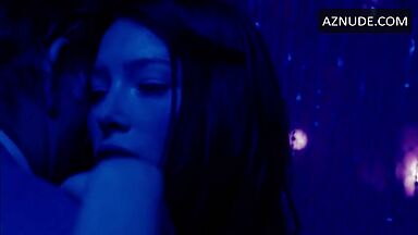 Recieving a lapdance from Jessica Biel