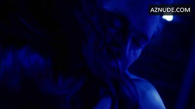 Recieving a lapdance from Jessica Biel