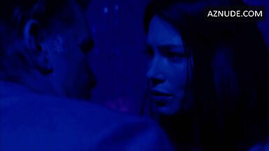 Recieving a lapdance from Jessica Biel