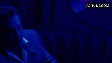 Recieving a lapdance from Jessica Biel