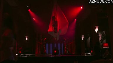 Ray Liotta watching hot stripper's dance