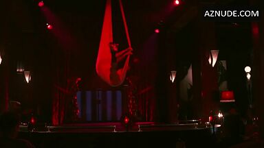 Ray Liotta watching hot stripper's dance