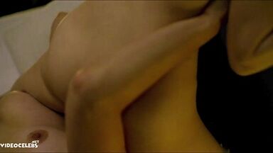 Kate Winslet and Saoirse Ronan hot lesbic scene