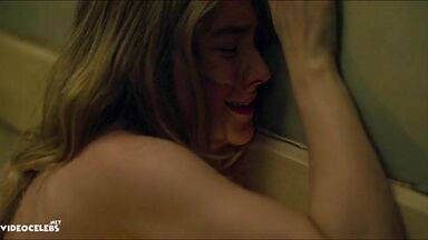 Kate Winslet and Saoirse Ronan hot lesbic scene