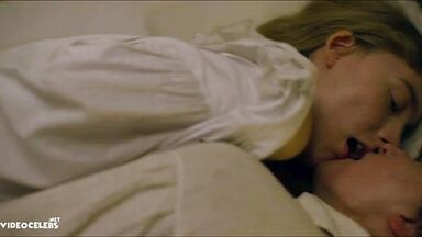 Kate Winslet and Saoirse Ronan hot lesbic scene