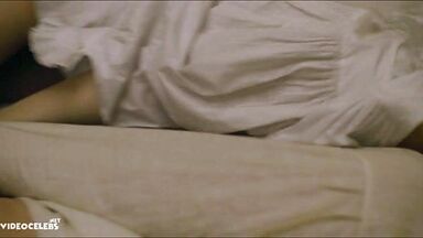 Kate Winslet and Saoirse Ronan hot lesbic scene