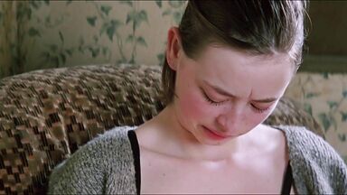 Lara Belmont sex scenes and nakedness in The War Zone