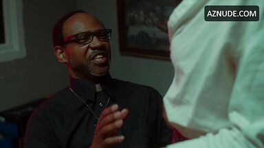 Laura Dromerick seducing the priest