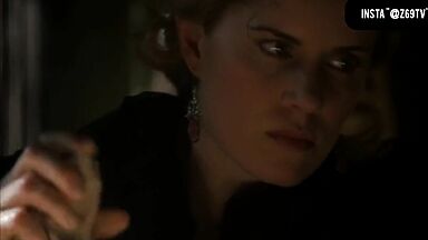 Kissing while bathing girls