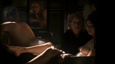 Kissing while bathing girls