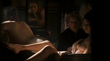 Kissing while bathing girls