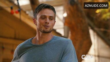 Rachel Bilson posing hot in bikini in The To Do List