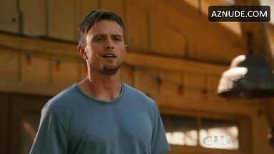 Rachel Bilson posing hot in bikini in The To Do List