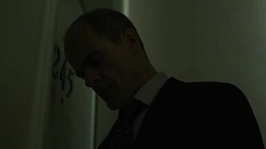 Rachel Brosnahan lesbic encounter in House of Cards