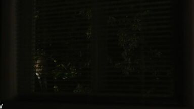 Rachel Brosnahan lesbic encounter in House of Cards