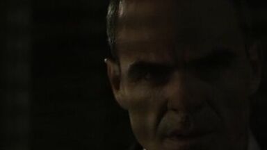 Rachel Brosnahan lesbic encounter in House of Cards