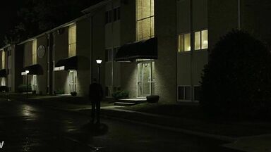 Rachel Brosnahan lesbic encounter in House of Cards