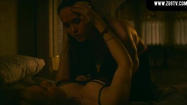 Ellen Page and Zosia Mamet hot lesbic sex