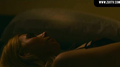 Ellen Page and Zosia Mamet hot lesbic sex