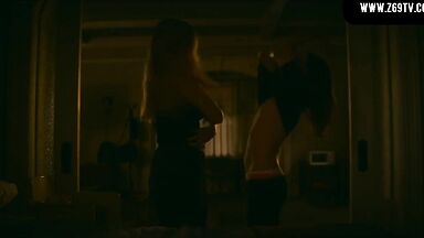 Ellen Page and Zosia Mamet hot lesbic sex