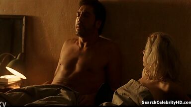 Penelope Cruz and Scarlett Johansson lesbic kiss in Vicky Cristina Barcelona