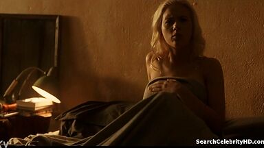 Penelope Cruz and Scarlett Johansson lesbic kiss in Vicky Cristina Barcelona
