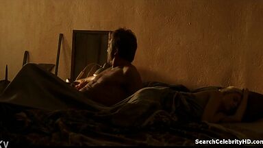 Penelope Cruz and Scarlett Johansson lesbic kiss in Vicky Cristina Barcelona