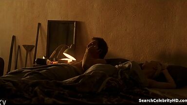 Penelope Cruz and Scarlett Johansson lesbic kiss in Vicky Cristina Barcelona