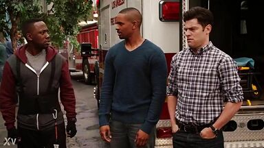 Alexandra Daddario sexy in New Girl