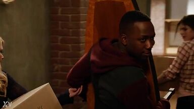 Alexandra Daddario sexy in New Girl