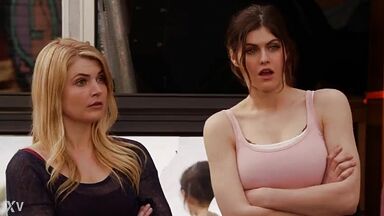 Alexandra Daddario sexy in New Girl