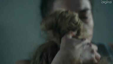 Prison MILFs lesbic kissing