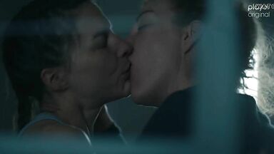 Prison MILFs lesbic kissing