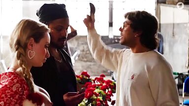 MILF explores her sexuality