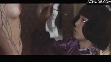 Painting on the naked woman