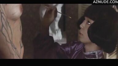 Painting on the naked woman