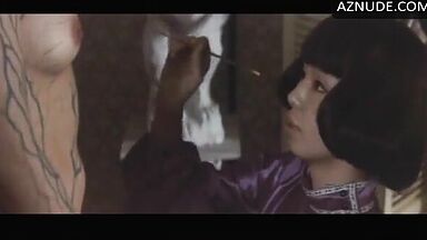 Painting on the naked woman