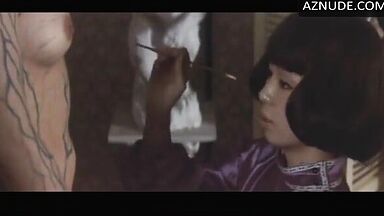 Painting on the naked woman