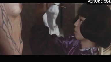 Painting on the naked woman