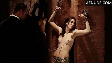 Marie Espinosa torture in Gradiva (C'Est Gradiva Qui Vous Appelle)