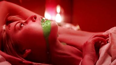 Blonde's happy sex ride