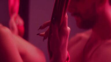 Blonde's happy sex ride