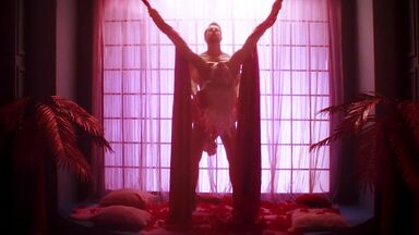 Blonde's happy sex ride