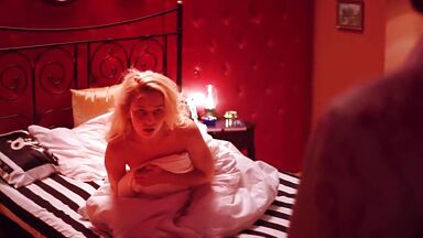 Blonde's happy sex ride