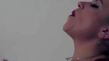 Tied her lover to the bed