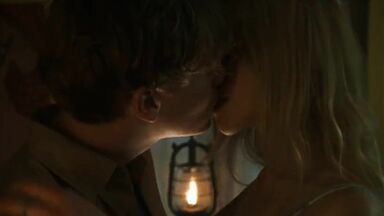 Julia Dietze sex scene in Die Stimmen (2002)