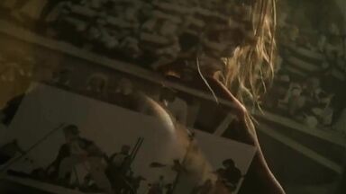 Julia Dietze sex scene in Die Stimmen (2002)