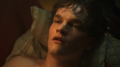 Julia Dietze sex scene in Die Stimmen (2002)