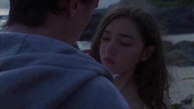 Léonie Dahan-Lamort topless in L'Île et le continent